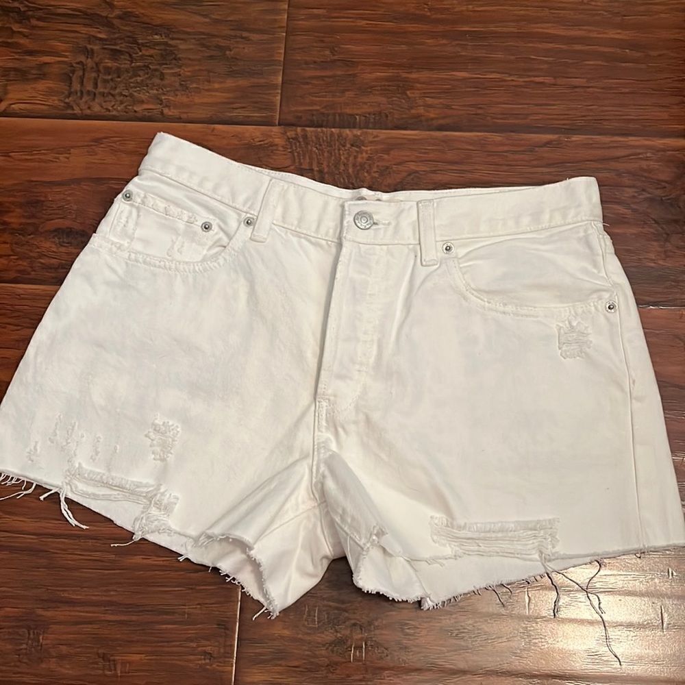 We The Free Distressed White Raw Hem Shorts Festival Contemporary Boho Casual